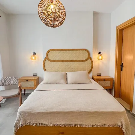 Parla Kuecuekkoey * Ayvalik